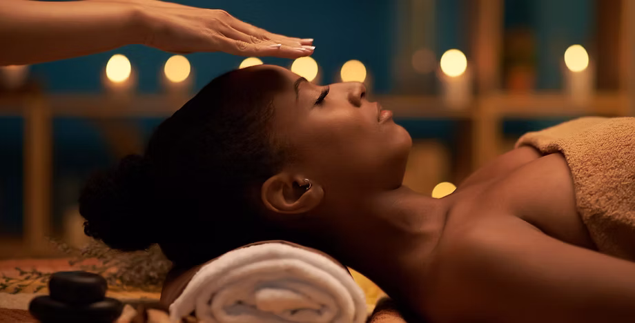 Reiki Therapy Session